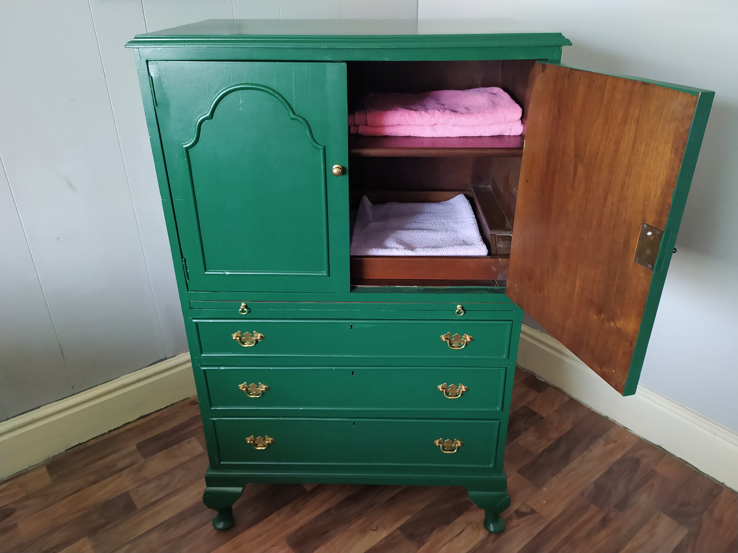 Linen press / cupboard, tallboy