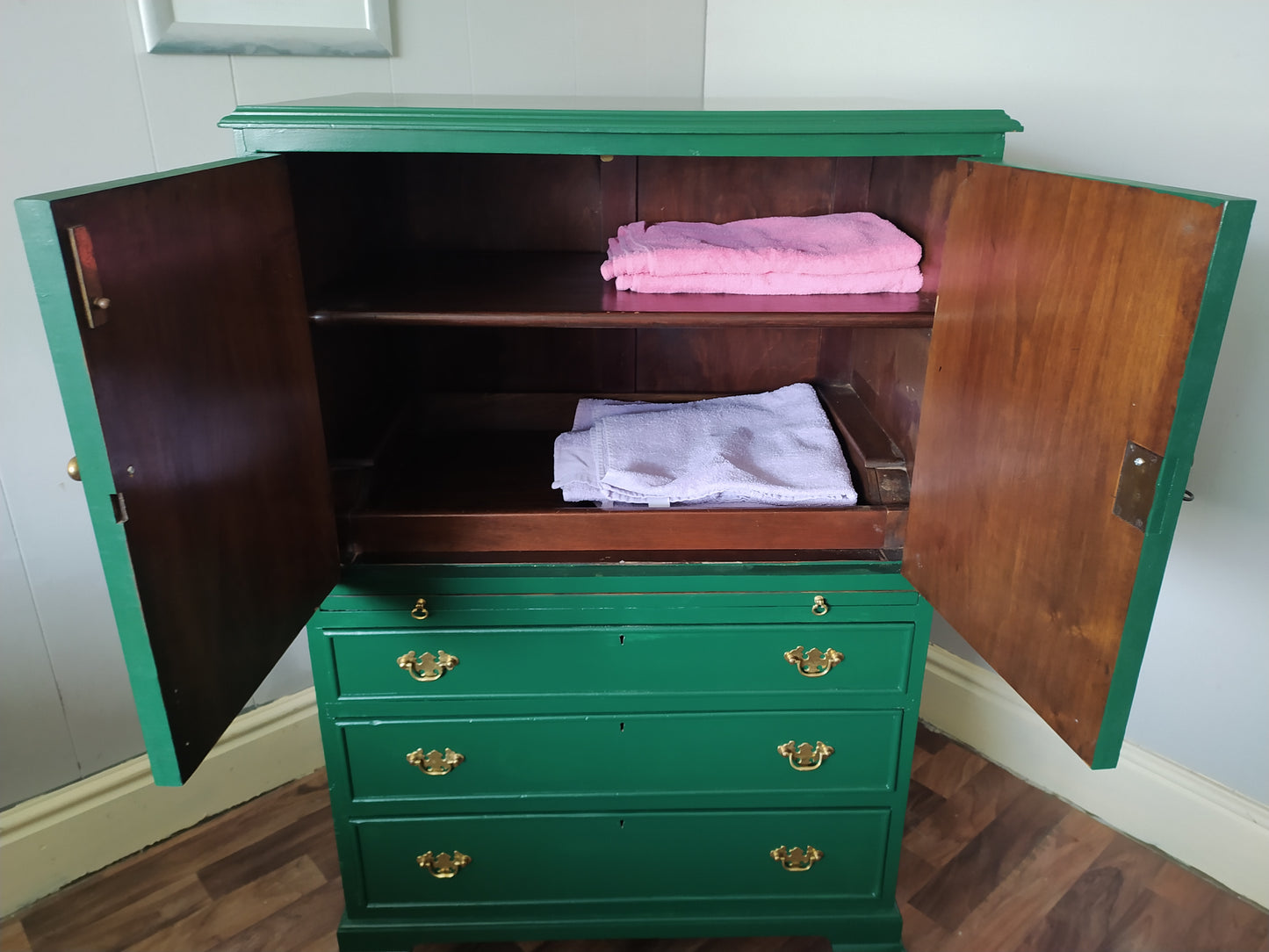 Linen press / cupboard, tallboy