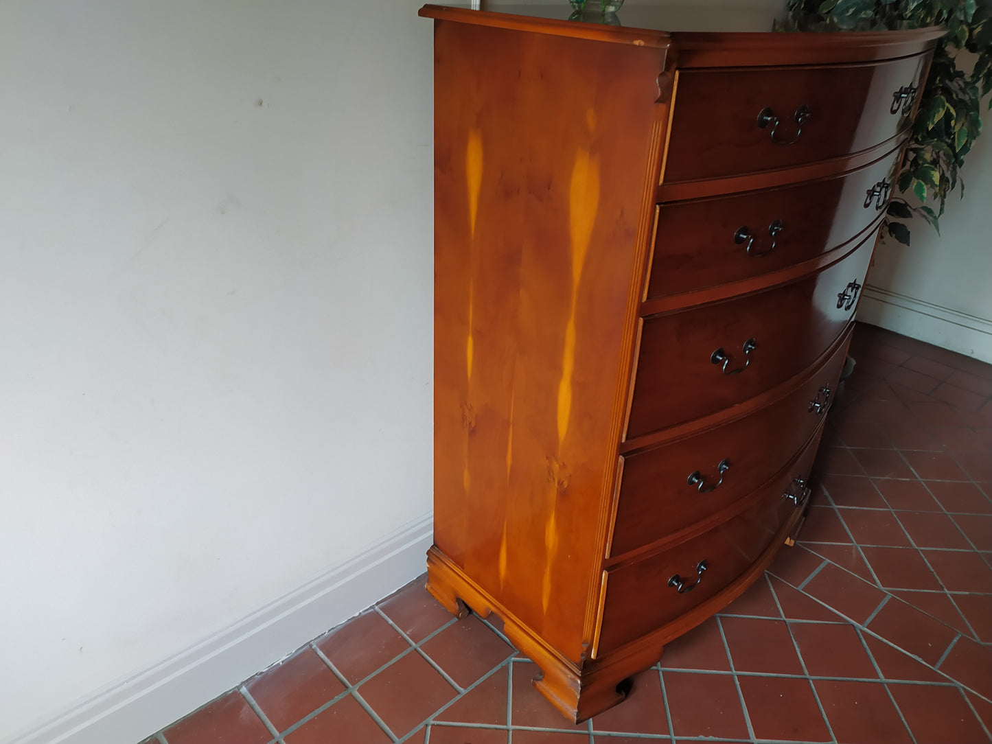 856 : Vintage Bow front chest of drawers Yew veneer