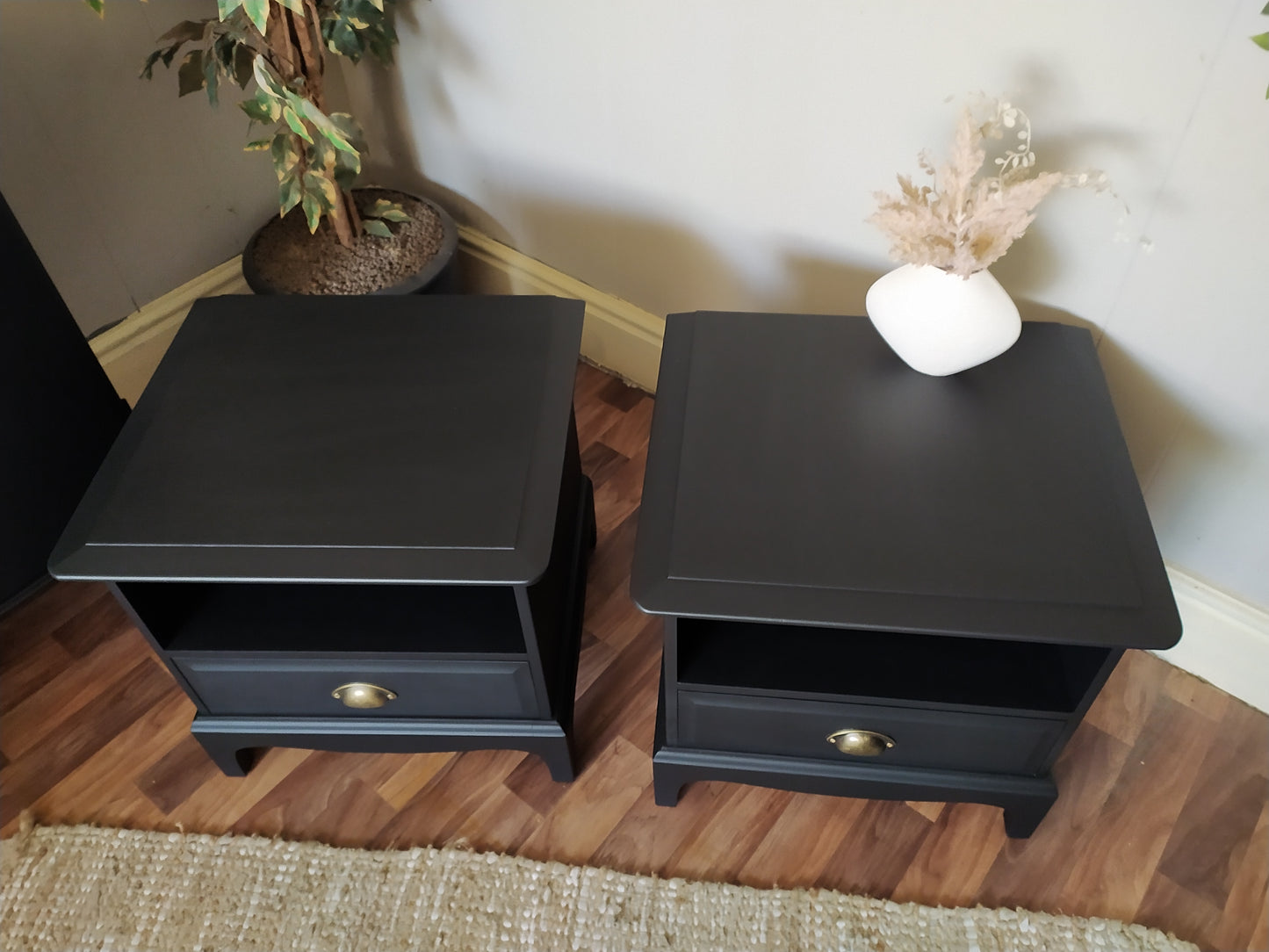 850 : Bedside cabinets with drawer