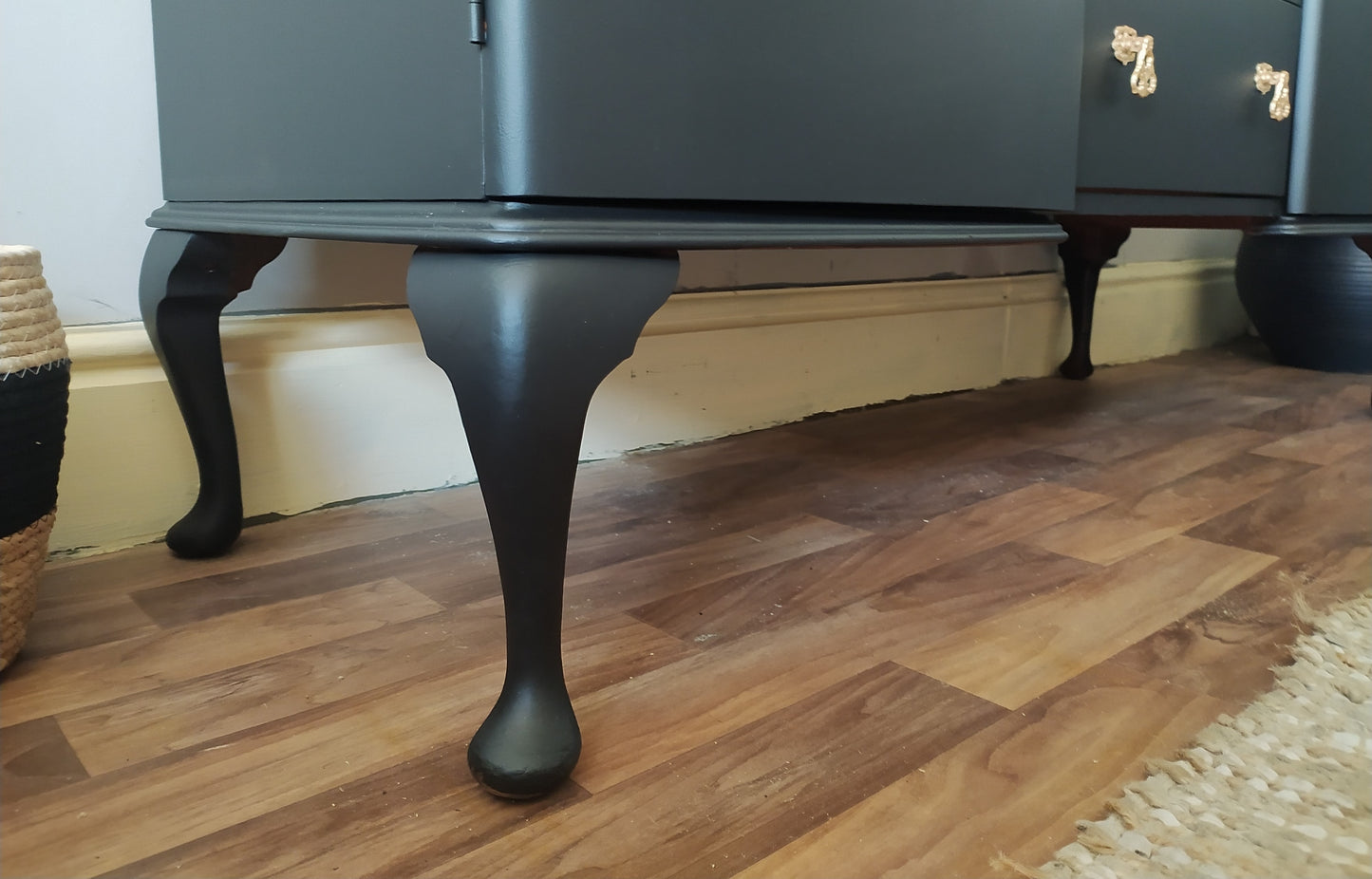 848 : Sideboard, McIntosh cabriole legs