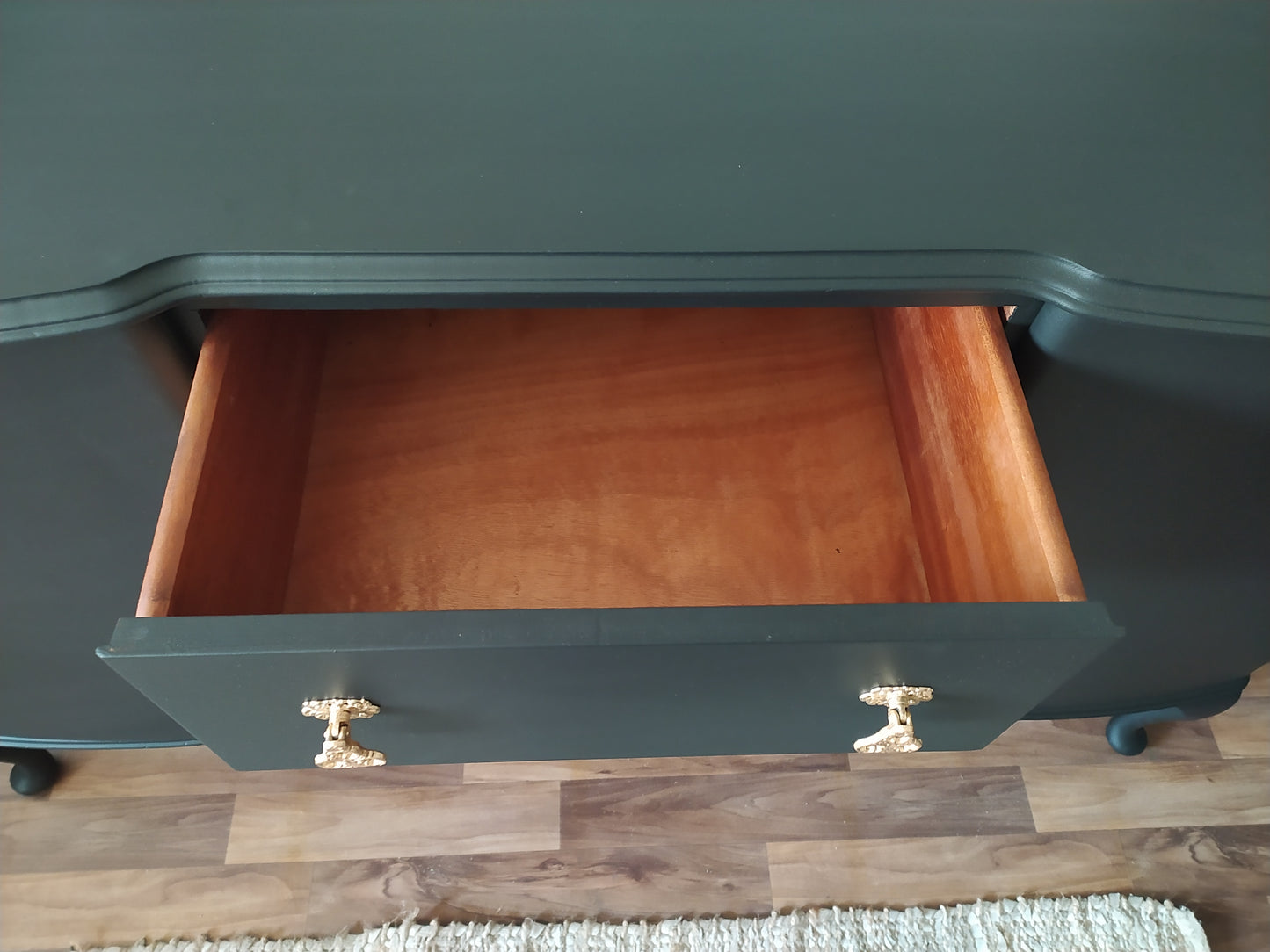 848 : Sideboard, McIntosh cabriole legs