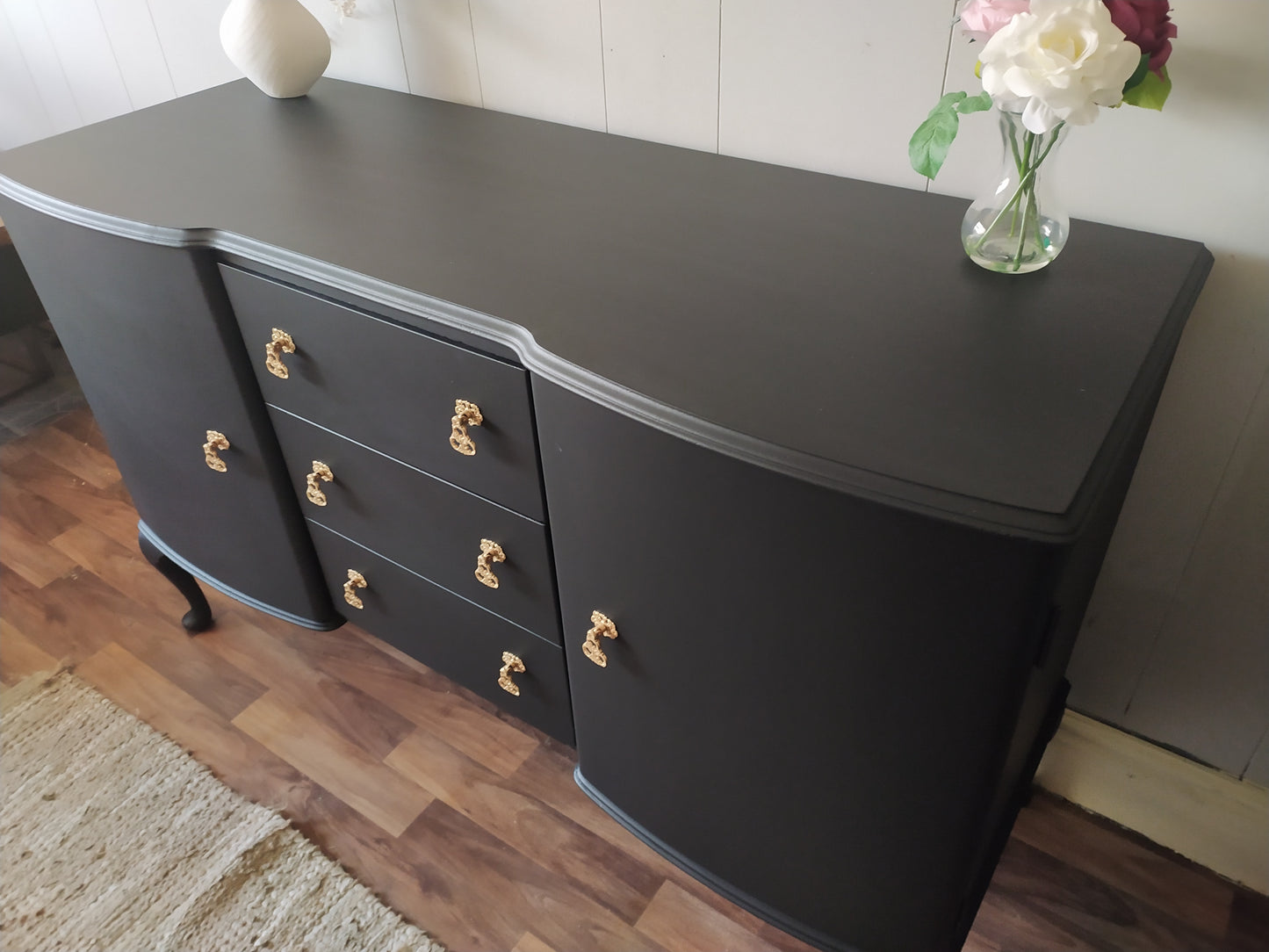 848 : Sideboard, McIntosh cabriole legs