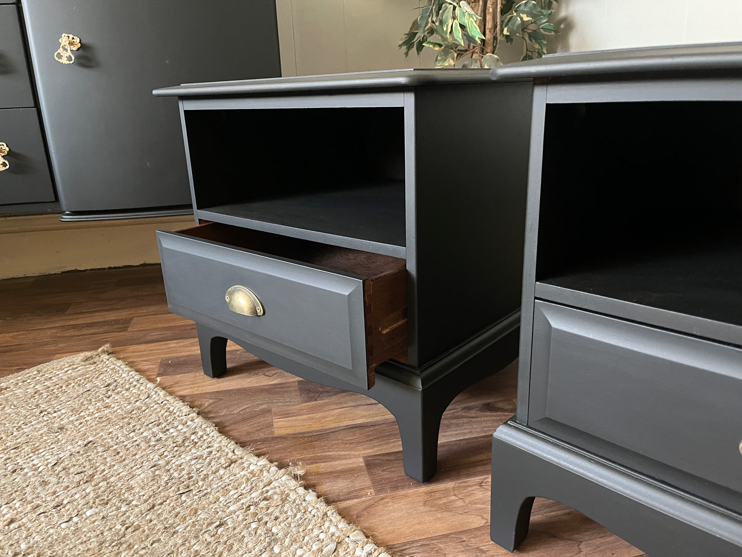 850 : Bedside cabinets with drawer