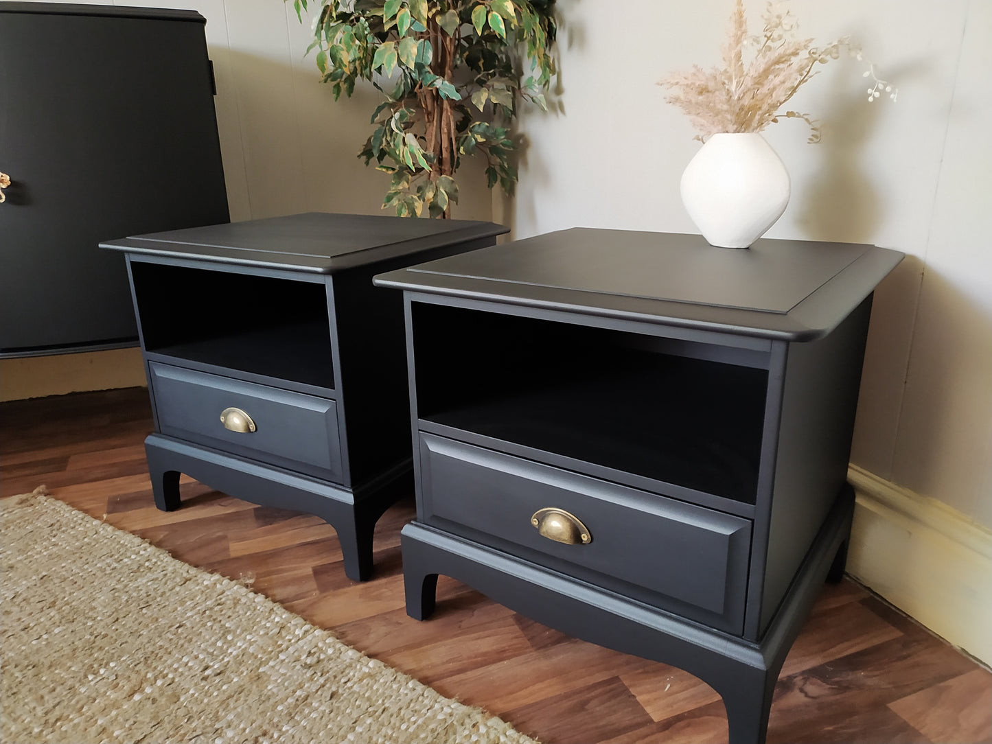 850 : Bedside cabinets with drawer