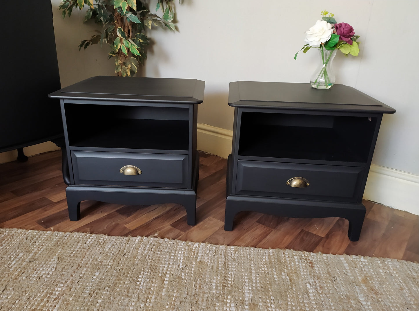 850 : Bedside cabinets with drawer