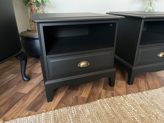 850 : Bedside cabinets with drawer