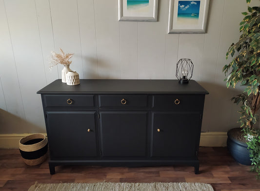 845 : Sideboard, vintage Stag Minstrel spray painted in Matt black