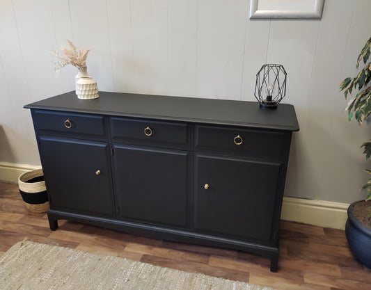 845 : Sideboard, vintage Stag Minstrel spray painted in Matt black