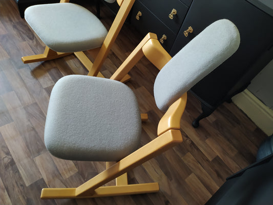852 : Stokke Pendulum ergonomic rocking chair designed by Peter Ospvik