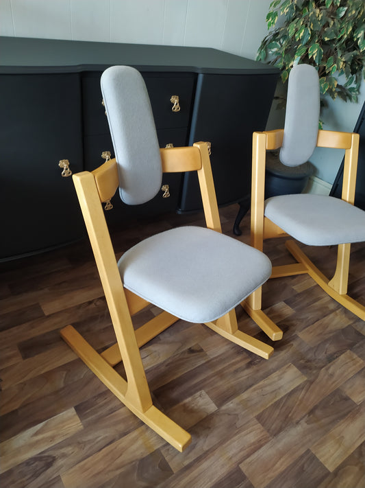 852 : Stokke Pendulum ergonomic rocking chair designed by Peter Ospvik